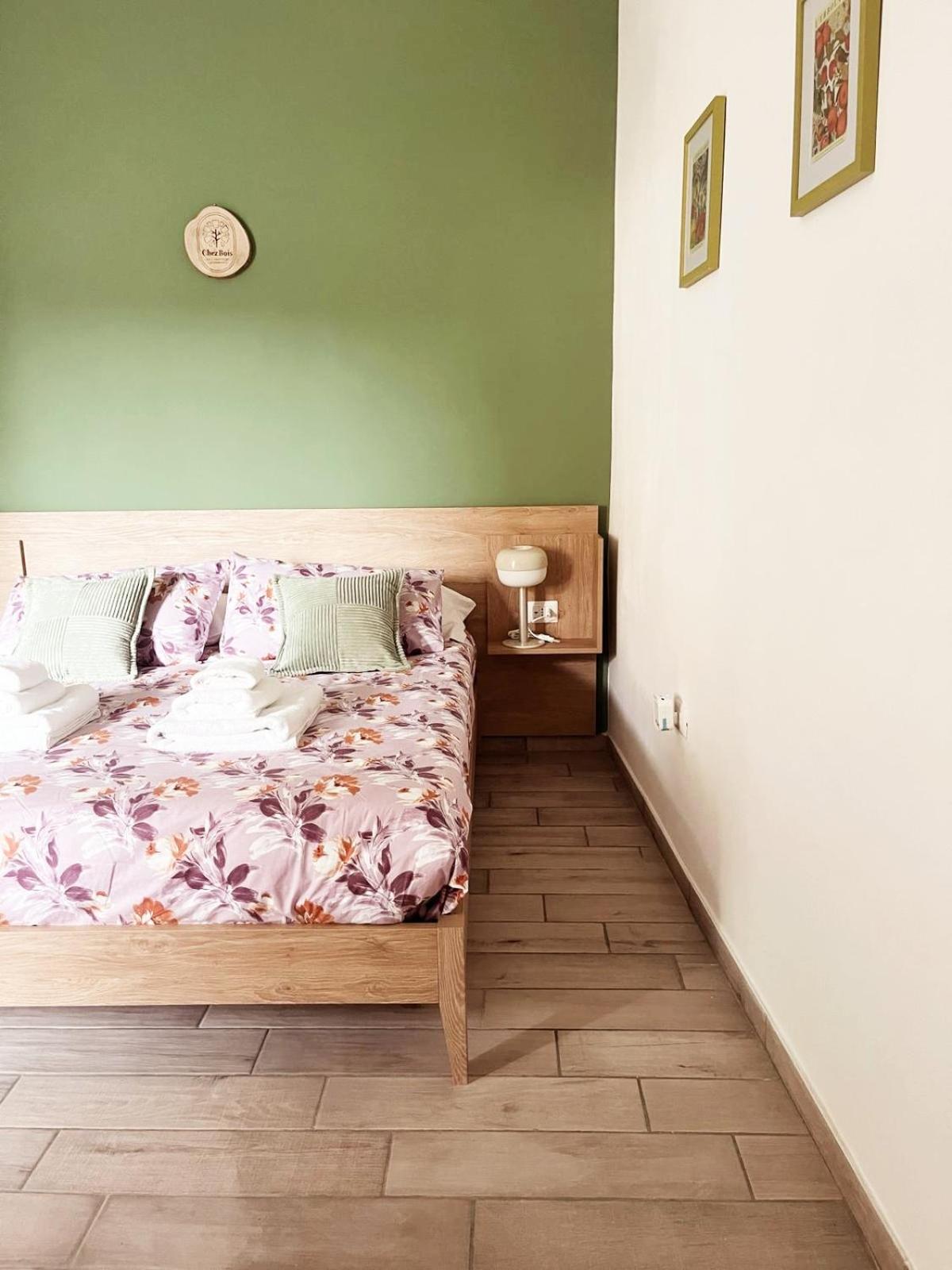 Chez Bois - Suite Apartment Capodimonte Napels Buitenkant foto