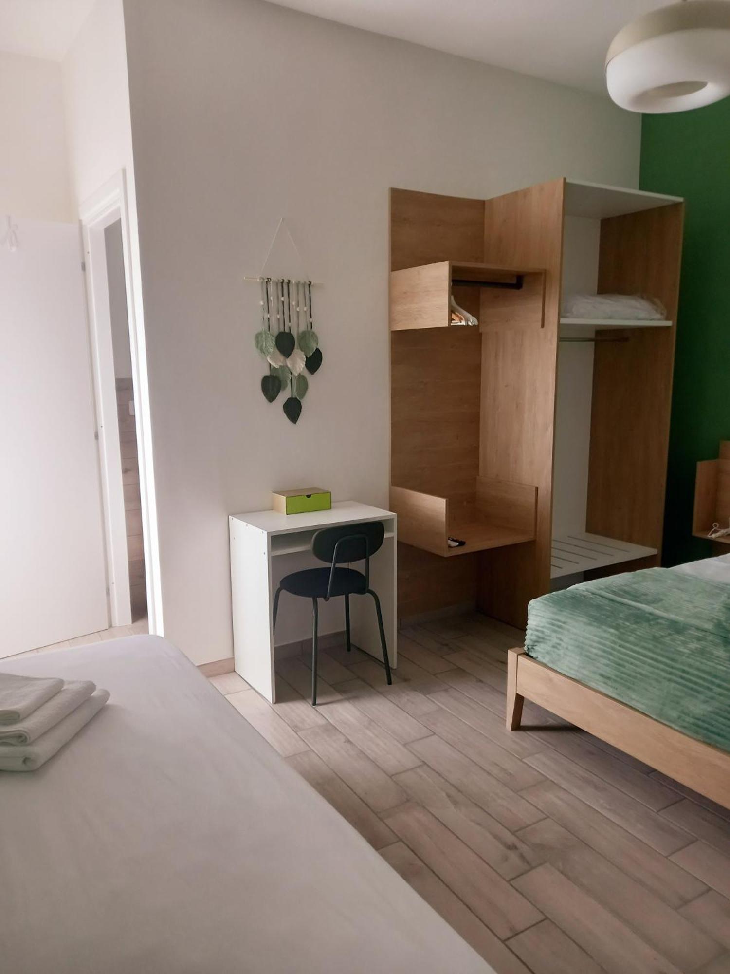 Chez Bois - Suite Apartment Capodimonte Napels Buitenkant foto