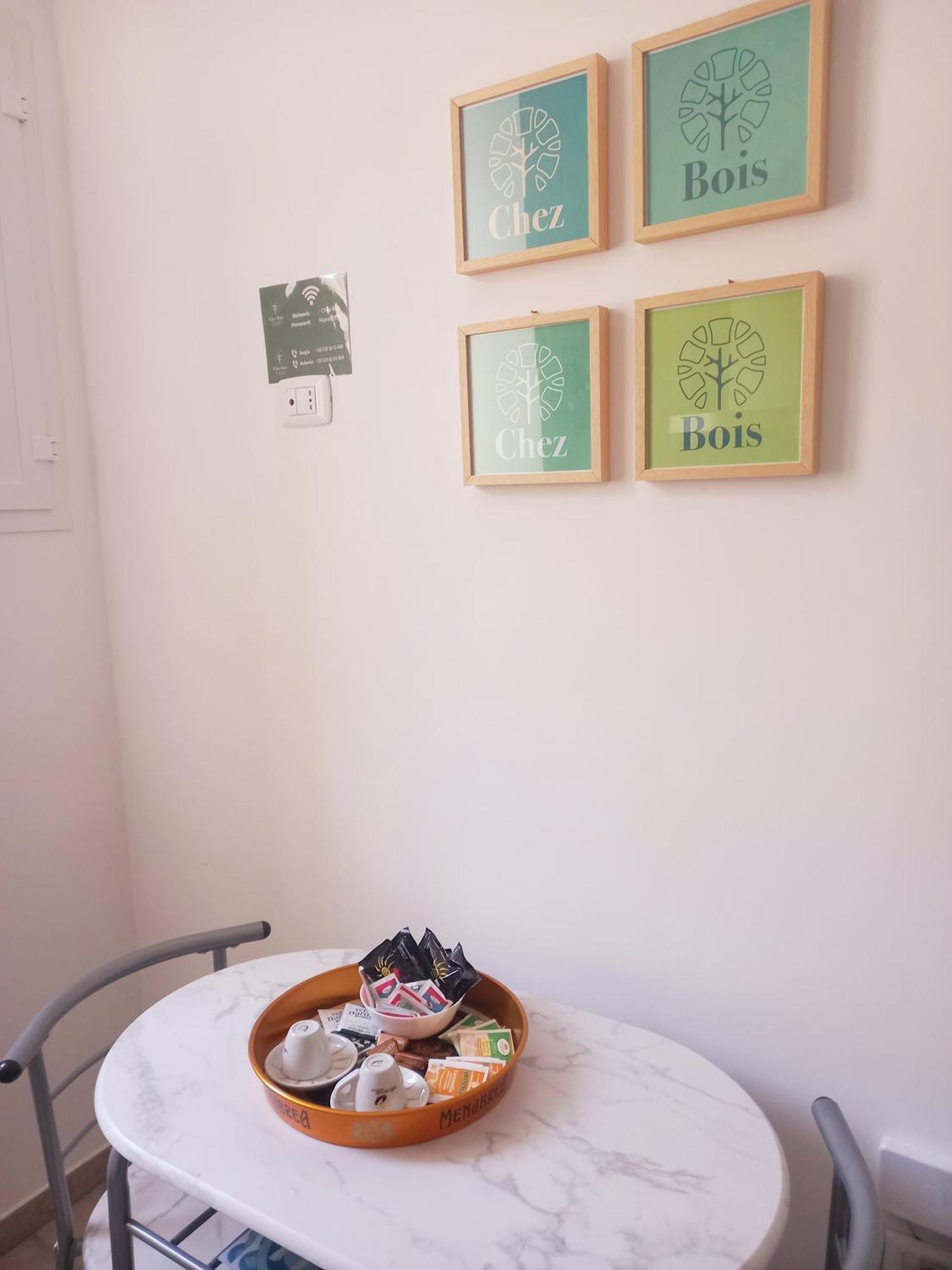 Chez Bois - Suite Apartment Capodimonte Napels Buitenkant foto