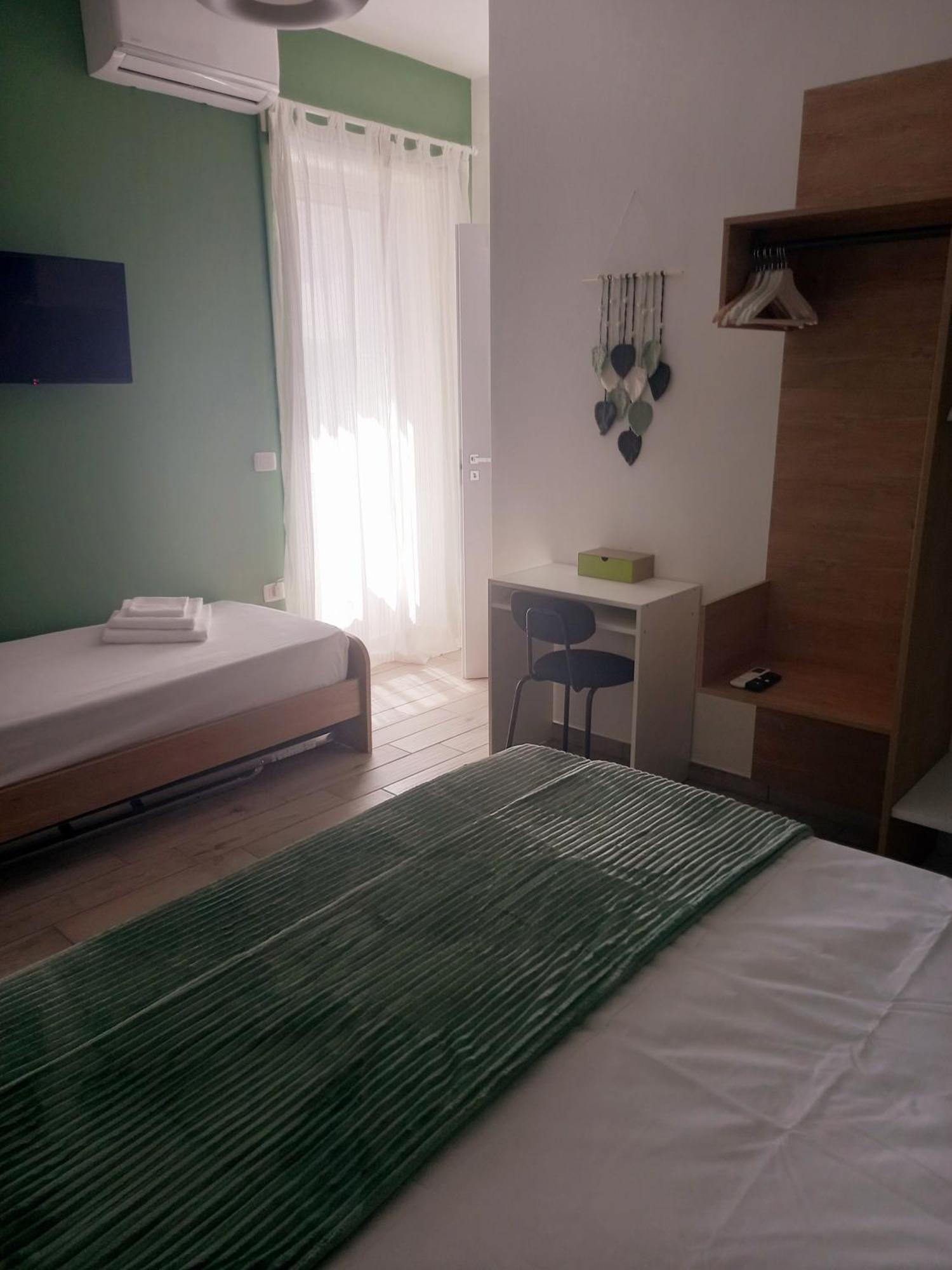 Chez Bois - Suite Apartment Capodimonte Napels Buitenkant foto