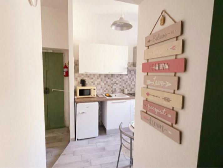 Chez Bois - Suite Apartment Capodimonte Napels Buitenkant foto